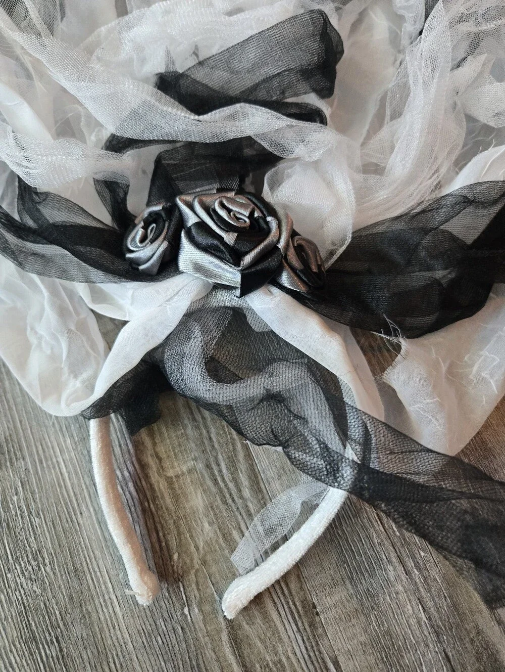 Teen Bride of Darkness Costume - Black & White Velvet Gown (Velvet Collection)